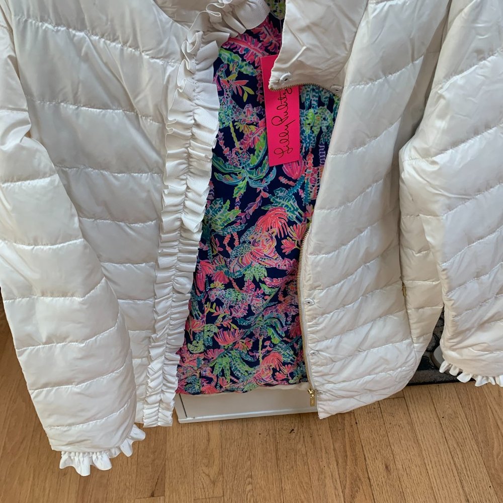 Lilly Pulitzer DORIA white jacket. Ruffle detail quilted silky light-weight